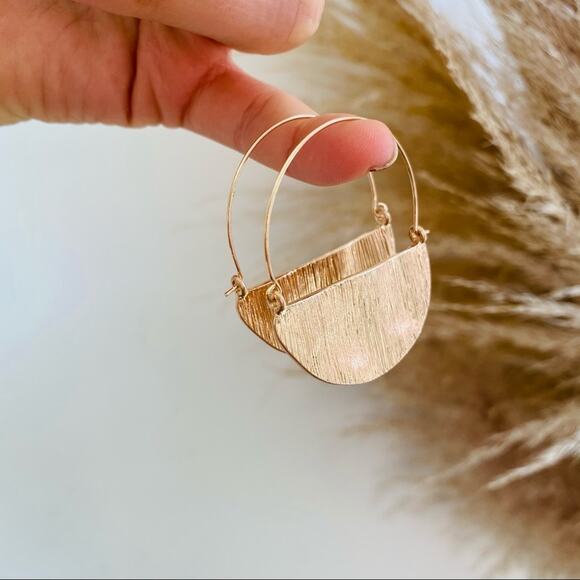 NEW NORDSTROM REVOLVE Gold Hammered Half Circle Disc Hoop Earrings Jewelry Boho - Picture 6 of 10